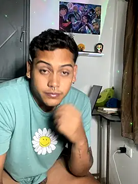 Snapshot of AaronMars_ chatting on 10/09/25, 02:42 AaronMars  online show from 10/09/25, 02:42