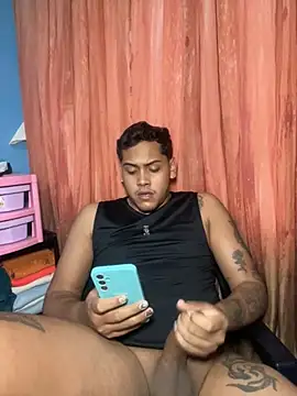 Snapshot of AaronMars_ chatting on 10/15/25, 08:09 AaronMars  online show from 10/15/25, 08:09