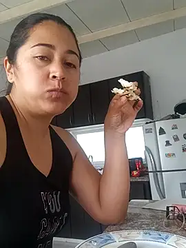 Snapshot of Maria_delos_angeles chatting on 10/23/25, 12:37 Maria delos angeles online show from 10/23/25, 12:37