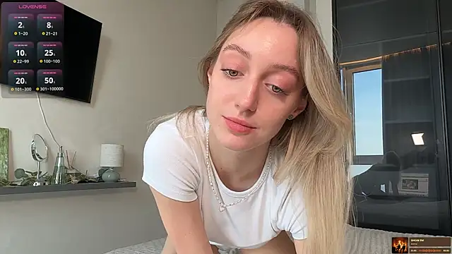 SophieBelll online show from 11/21/25, 11:42