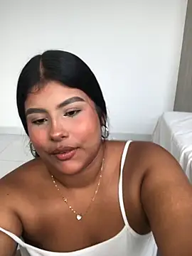 Snapshot of AnaBrowmn chatting on 11/16/25, 06:57 AnaBrowmn online show from 11/16/25, 06:57