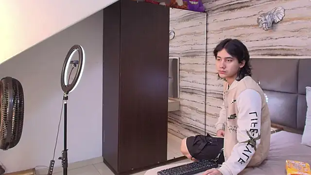 Lovers 21 online show from 05/22/26, 03:57