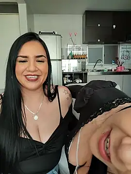 Snapshot of sasha_amy1 chatting on 10/15/25, 10:10 sasha amy1 online show from 10/15/25, 10:10