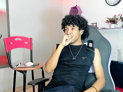 Snapshot of xion_ez chatting on 11/03/25, 07:37 xion ez online show from 11/03/25, 07:37