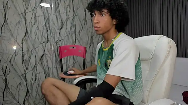 Snapshot of xion_ez chatting on 11/25/25, 08:09 xion ez online show from 11/25/25, 08:09