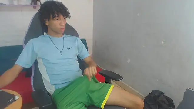 Snapshot of xion_ez chatting on 12/16/25, 09:31 xion ez online show from 12/16/25, 09:31