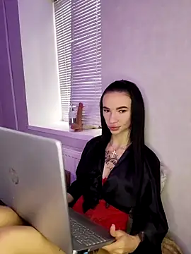 Snapshot of Julietta_001 chatting on 10/05/25, 10:35 Julietta 001 online show from 10/05/25, 10:35