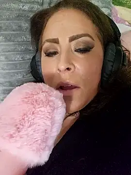 Queenbz1979 online show from 09/26/25, 08:24