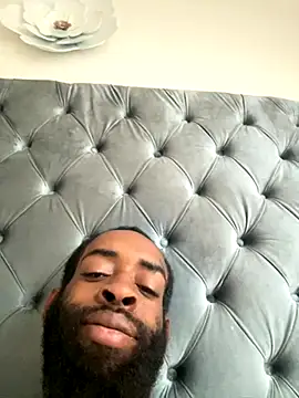 vaultclub online show from 10/10/25, 12:04