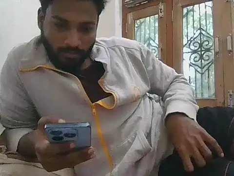 Snapshot of Raw12499 chatting on 11/27/25, 04:47 Raw12499 online show from 11/27/25, 04:47