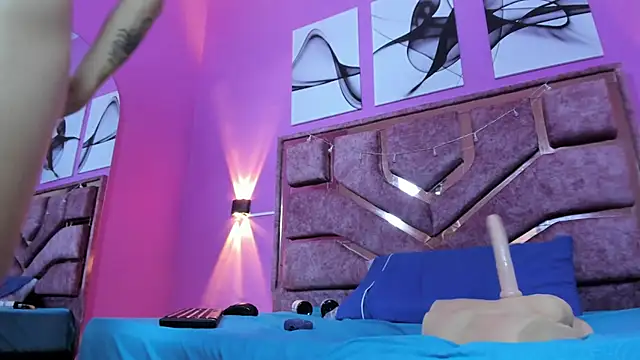 Snapshot of samantaa_liov chatting on 11/10/25, 07:24 samantaa liov online show from 11/10/25, 07:24