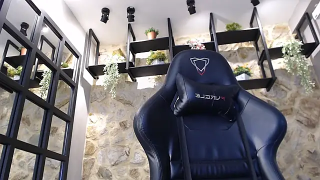 RousseGil  online show from 10/07/25, 11:51