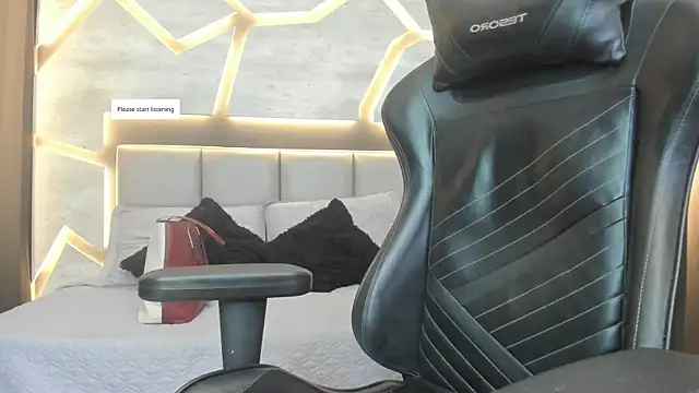 RousseGil  online show from 10/24/25, 10:44