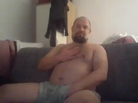 Snapshot of CristalDad chatting on 10/23/25, 10:19 CristalDad online show from 10/23/25, 10:19