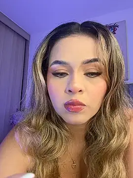 Snapshot of itsdanividarte chatting on 03/15/26, 01:44 itsdanividarte online show from 03/15/26, 01:44