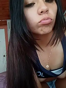 Snapshot of BellaBliss123 chatting on 09/26/25, 05:06 BellaBliss123 online show from 09/26/25, 05:06