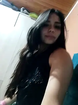 Snapshot of BellaBliss123 chatting on 10/29/25, 02:47 BellaBliss123 online show from 10/29/25, 02:47