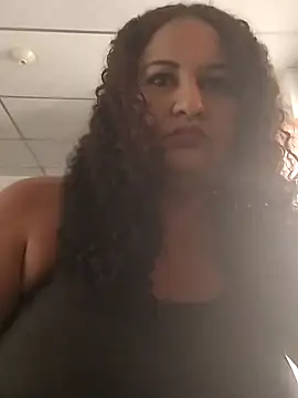 Snapshot of MEYBELLATINA chatting on 10/10/25, 08:41 MEYBELLATINA online show from 10/10/25, 08:41