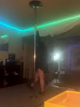 Snapshot of BuzzBunni69 chatting on 10/06/25, 03:48 BuzzBunni69 online show from 10/06/25, 03:48