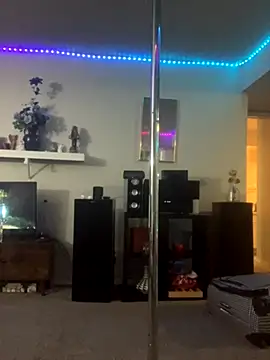 Snapshot of BuzzBunni69 chatting on 11/23/25, 10:48 BuzzBunni69 online show from 11/23/25, 10:48