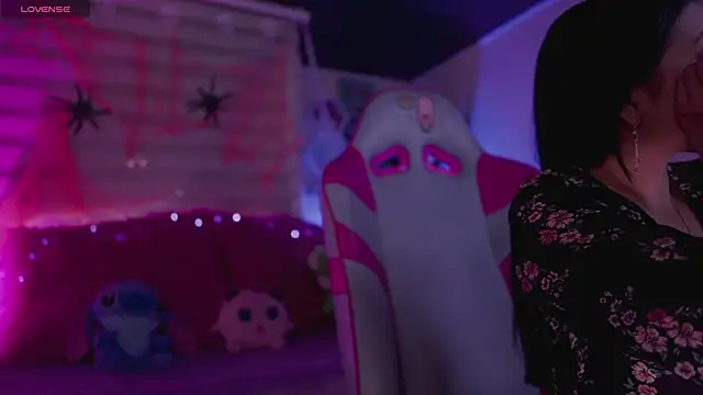 Zoe Skyler online show from 10/15/25, 03:56