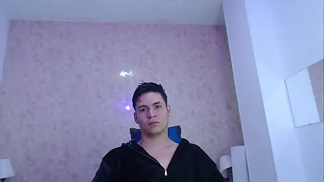Snapshot of Aaron_Foxxx chatting on 09/30/25, 01:05 Aaron Foxxx online show from 09/30/25, 01:05