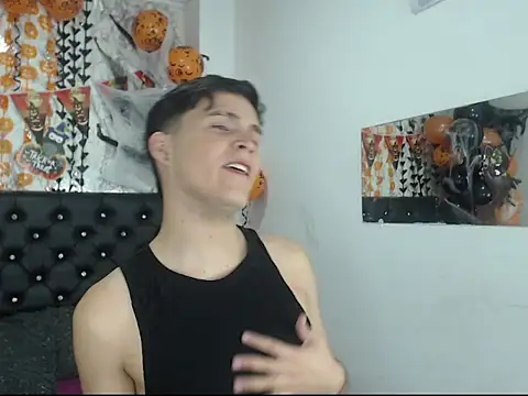 Snapshot of Aaron_Foxxx chatting on 10/15/25, 09:59 Aaron Foxxx online show from 10/15/25, 09:59