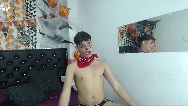 Snapshot of Aaron_Foxxx chatting on 10/16/25, 10:55 Aaron Foxxx online show from 10/16/25, 10:55