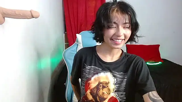 kiyusweetcrazy online show from 10/22/25, 02:12