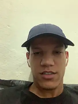 Snapshot of Baianinhosp chatting on 11/08/25, 12:33 Baianinhosp online show from 11/08/25, 12:33