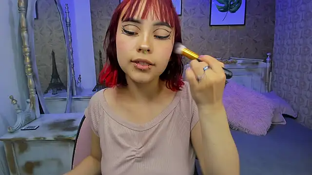 Snapshot of Megane_whitte chatting on 10/12/25, 03:49 Megane whitte online show from 10/12/25, 03:49