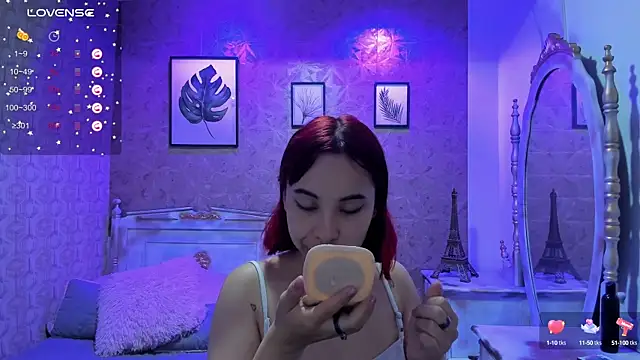 Snapshot of Megane_whitte chatting on 10/16/25, 04:13 Megane whitte online show from 10/16/25, 04:13