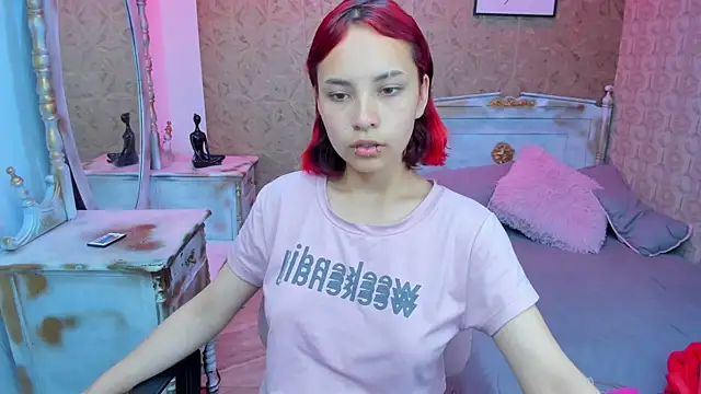 Snapshot of Megane_whitte chatting on 11/06/25, 07:48 Megane whitte online show from 11/06/25, 07:48