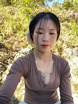 Snapshot of -mayhan11 chatting on 11/30/25, 04:49 -mayhan11 online show from 11/30/25, 04:49