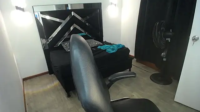 MarianaRojas  online show from 06/21/26, 06:27