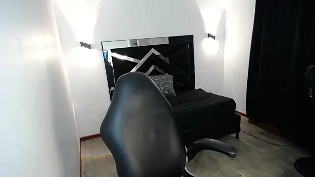 MarianaRojas  online show from 07/10/26, 11:40