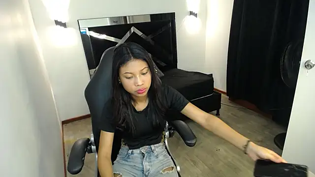MarianaRojas  online show from 07/17/26, 03:57