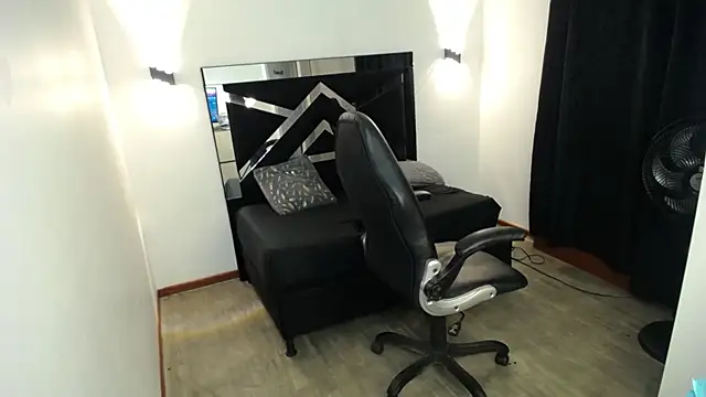 MarianaRojas  online show from 07/21/26, 03:31