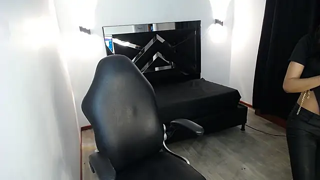 MarianaRojas  online show from 07/26/26, 03:14
