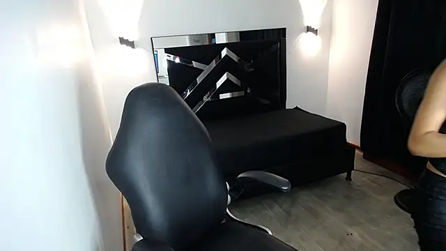 MarianaRojas  online show from 08/02/26, 03:27