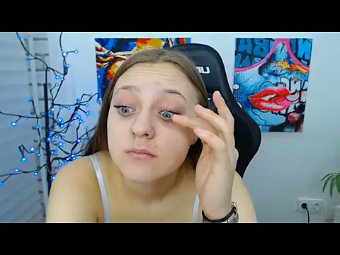 Snapshot of ArinaBelle chatting on 11/28/25, 12:41 ArinaBelle online show from 11/28/25, 12:41