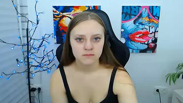 Snapshot of ArinaBelle chatting on 12/01/25, 12:04 ArinaBelle online show from 12/01/25, 12:04