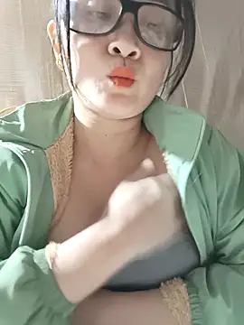 Paul-paul11 online show from 11/22/25, 01:32