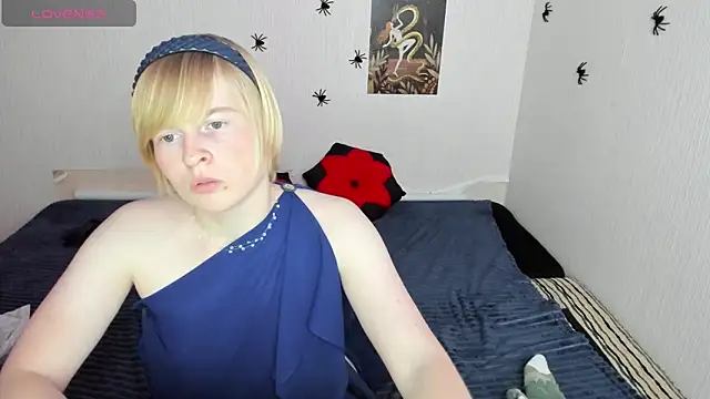 Cattie w  online show from 10/31/25, 01:39