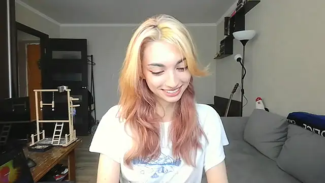 Snapshot of JillianBozak chatting on 10/01/25, 10:21 JillianBozak online show from 10/01/25, 10:21