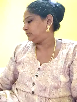 navyasree143 online show from 10/07/25, 03:14