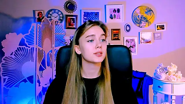 Snapshot of JuneWoods chatting on 11/14/25, 12:37 JuneWoods online show from 11/14/25, 12:37