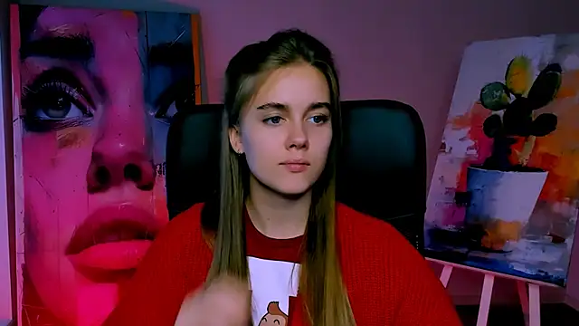 Snapshot of JuneWoods chatting on 11/28/25, 10:40 JuneWoods online show from 11/28/25, 10:40