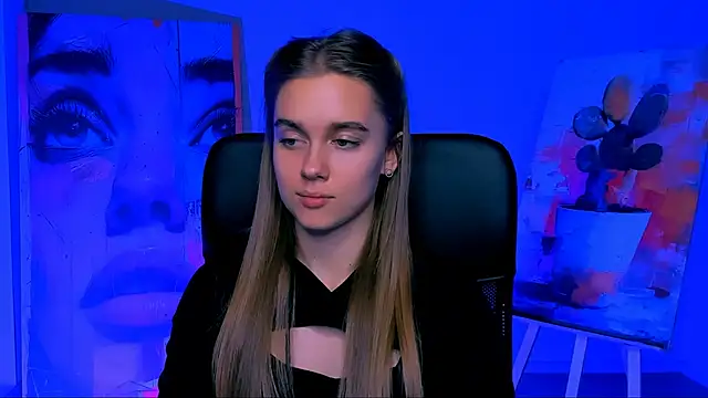 Snapshot of JuneWoods chatting on 12/05/25, 12:36 JuneWoods online show from 12/05/25, 12:36