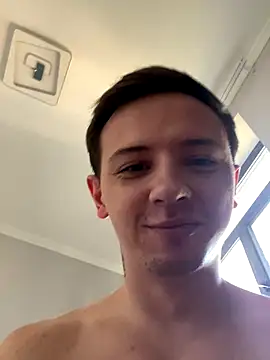 Snapshot of KirilStella chatting on 10/05/25, 11:52 KirilStella online show from 10/05/25, 11:52